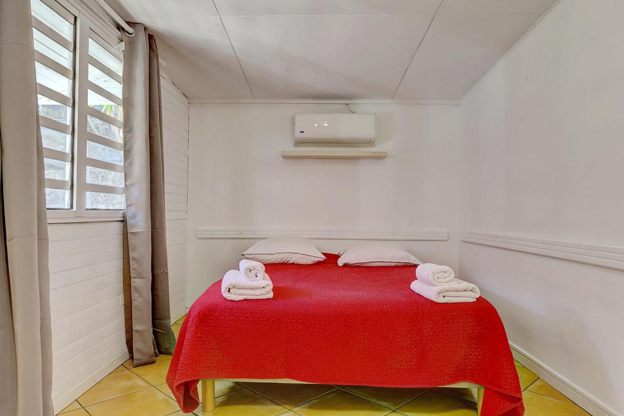 La Villa D'Eden - Saint Gilles Les Bains Kültér fotó